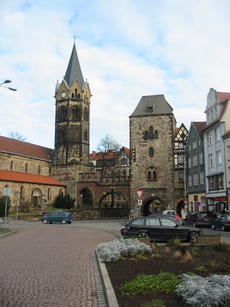 IMG_2642.JPG - Eisenach - Nikolaikirche und Nikolaitor